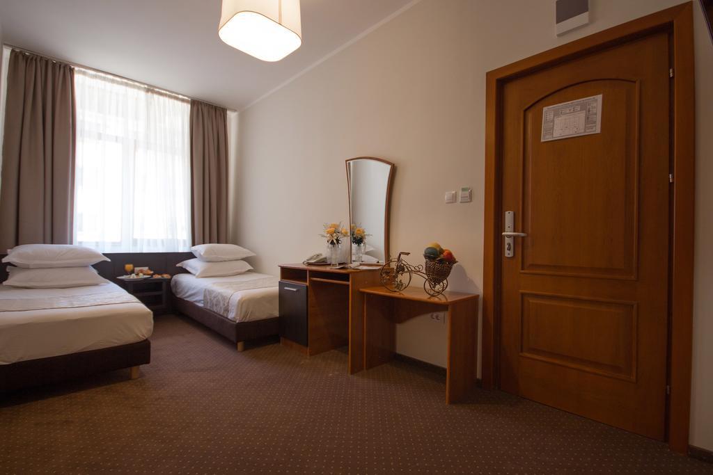 Restaurant Pensiune Bucovina Campulung Moldovenesc Room photo