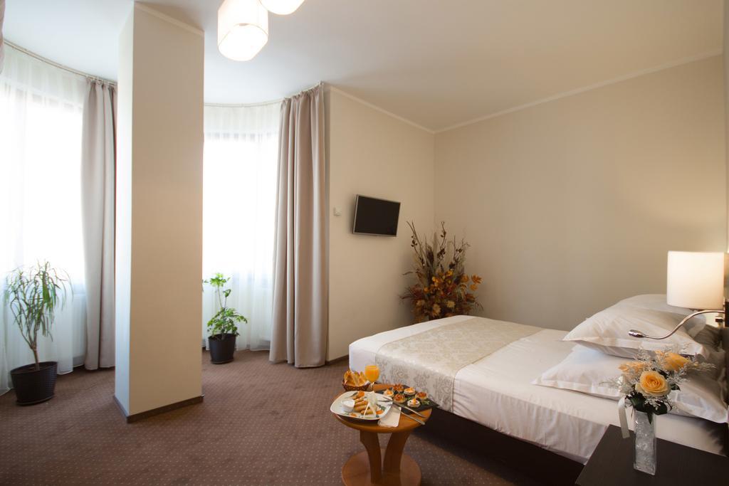 Restaurant Pensiune Bucovina Campulung Moldovenesc Room photo